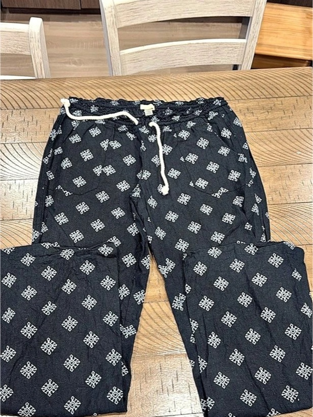 Roxy Pants Size large Like New